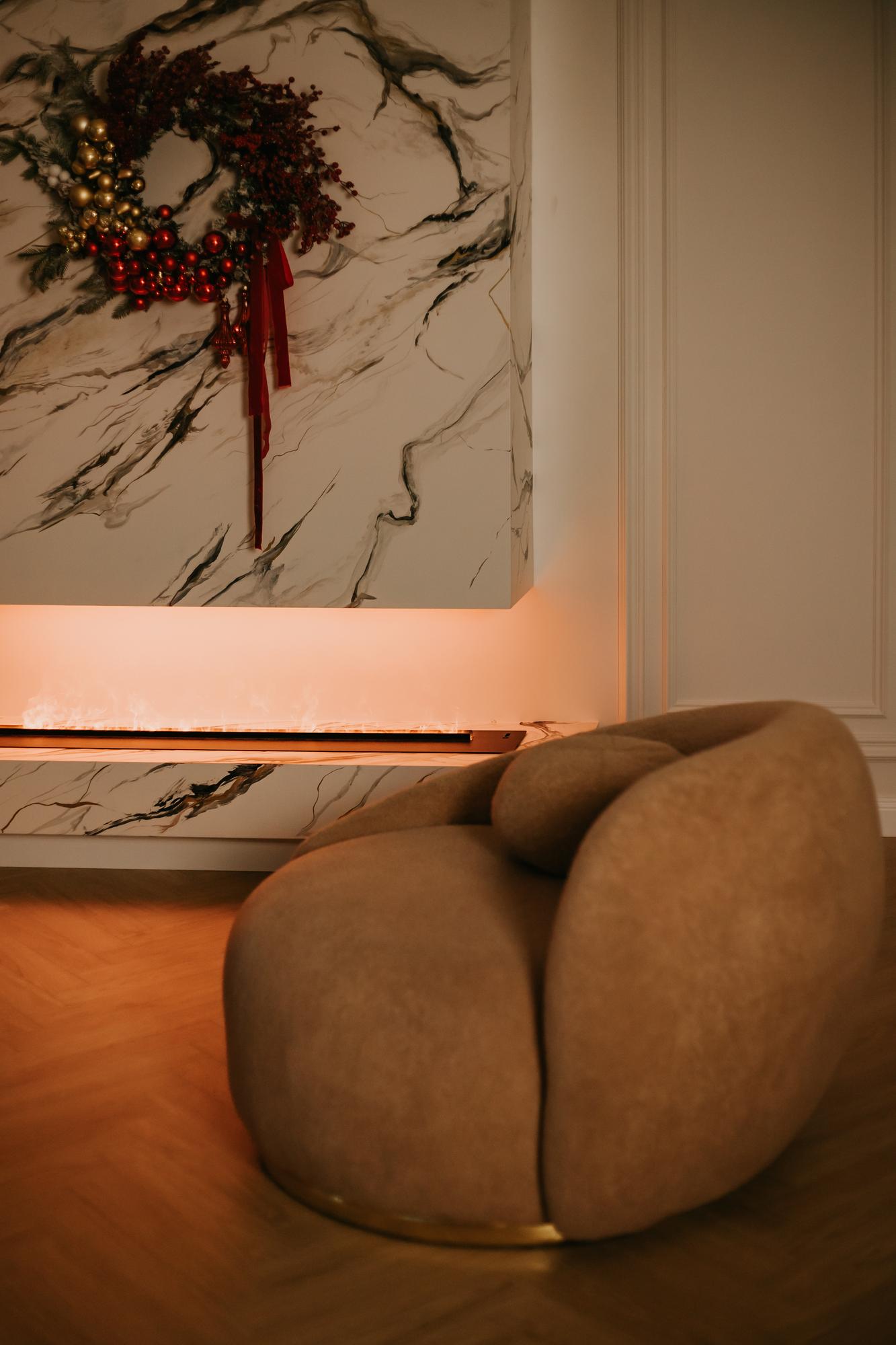 Interior elegant de apartament cu texturi naturale
